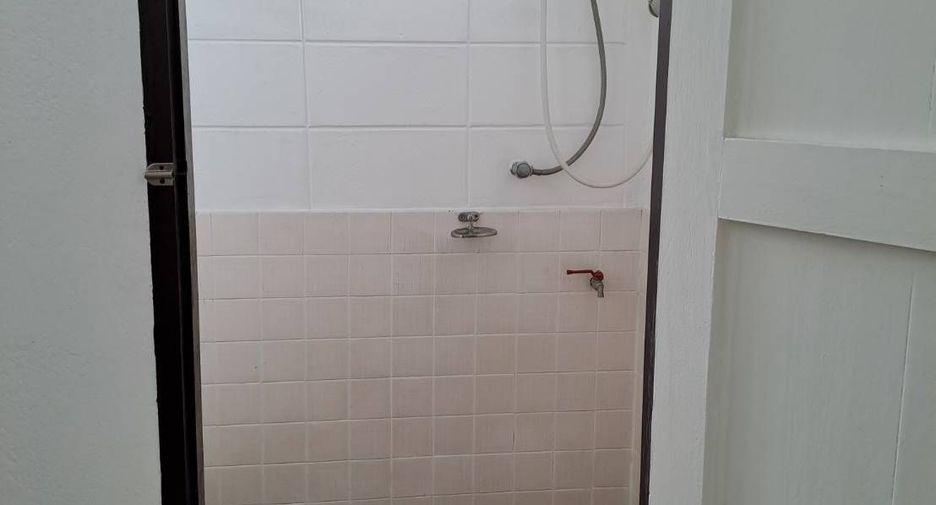 For rent 2 bedrooms apartment in Khlong Toei, Bangkok