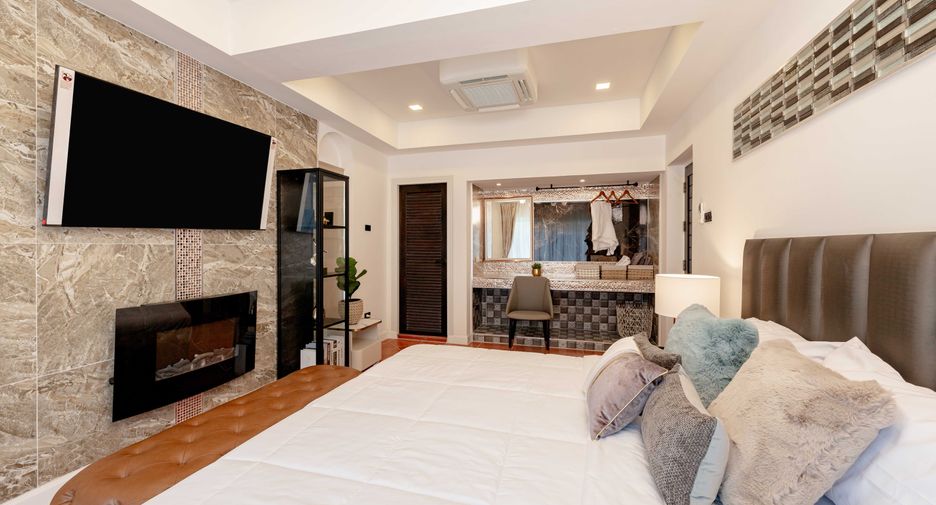 For sale 4 bedrooms house in Hua Hin, Prachuap Khiri Khan