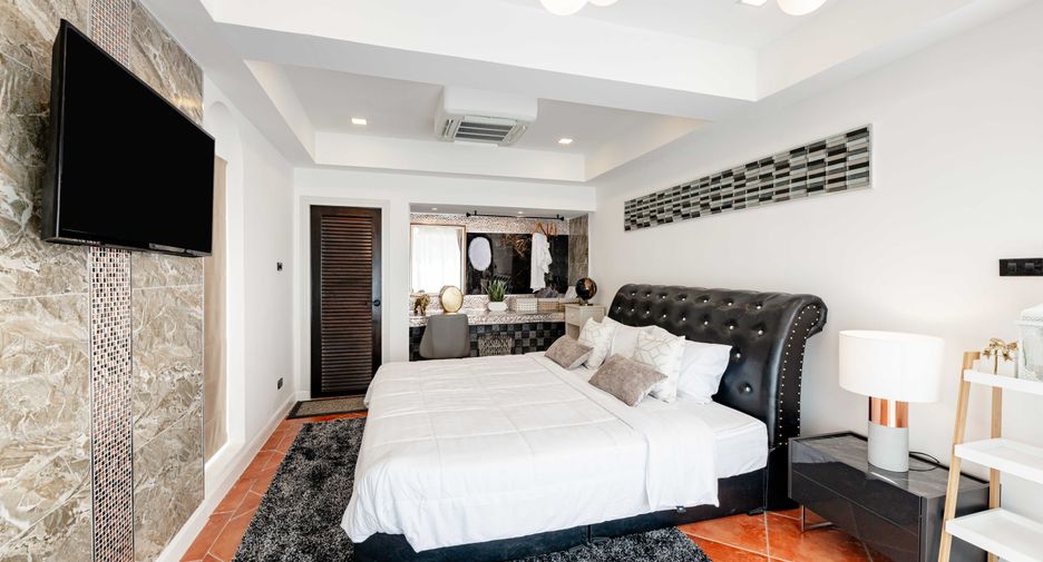 For sale 4 bedrooms house in Hua Hin, Prachuap Khiri Khan