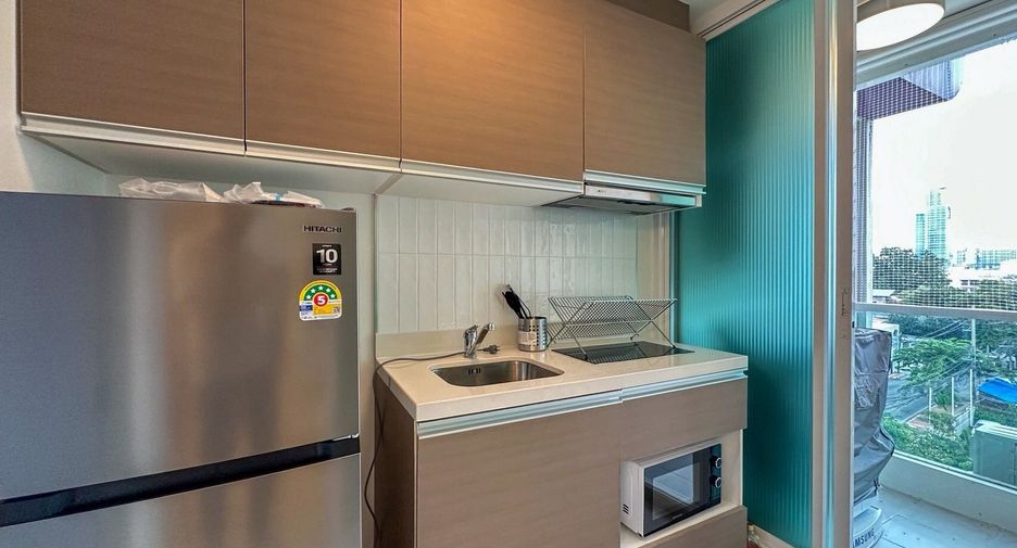 For rent 2 bedrooms condo in Phaya Thai, Bangkok