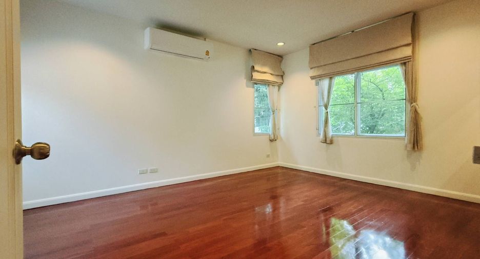 Haus zur Miete mit 4 Zimmer in Yan Nawa, Bangkok