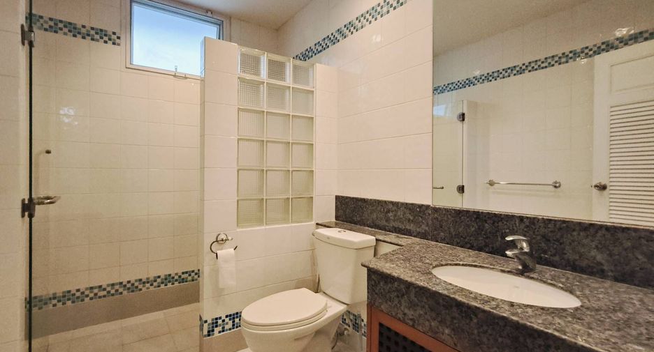 Haus zur Miete mit 4 Zimmer in Yan Nawa, Bangkok