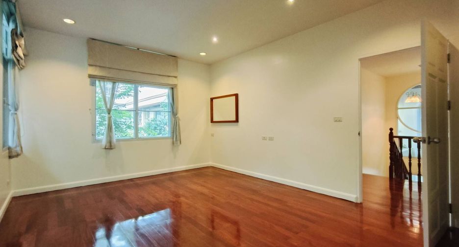 Haus zur Miete mit 4 Zimmer in Yan Nawa, Bangkok