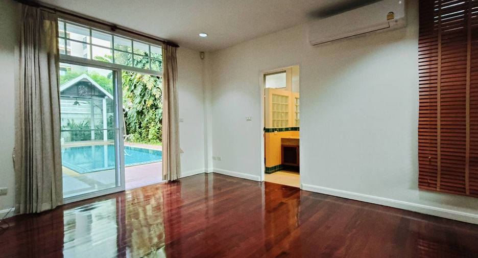 Haus zur Miete mit 4 Zimmer in Yan Nawa, Bangkok