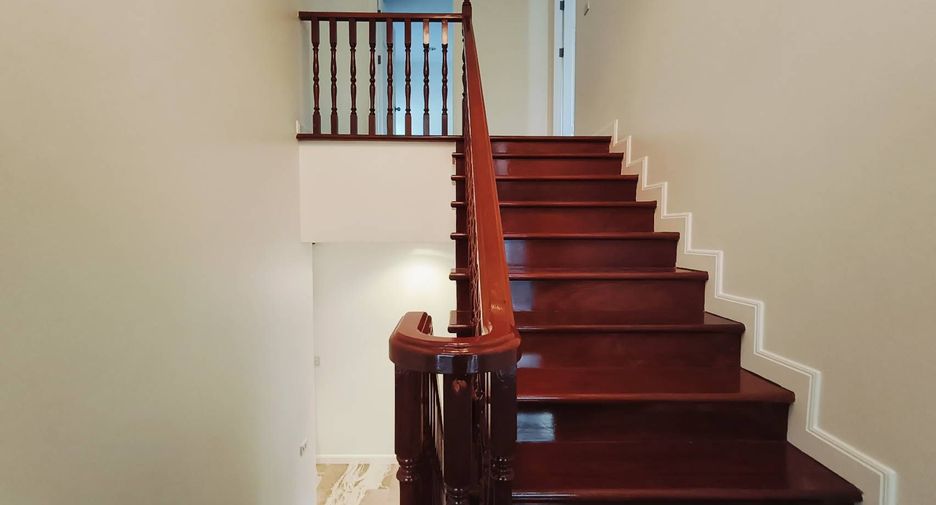Haus zur Miete mit 4 Zimmer in Yan Nawa, Bangkok