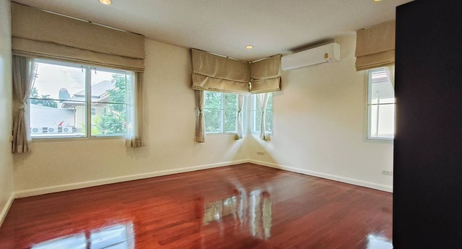 Haus zur Miete mit 4 Zimmer in Yan Nawa, Bangkok