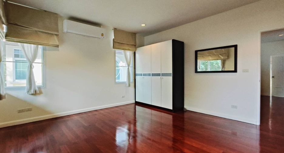 Haus zur Miete mit 4 Zimmer in Yan Nawa, Bangkok