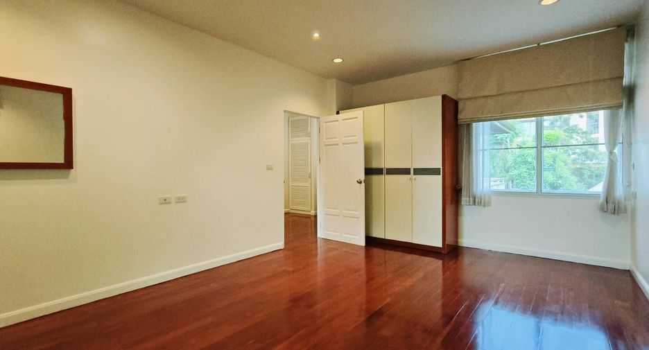 Haus zur Miete mit 4 Zimmer in Yan Nawa, Bangkok