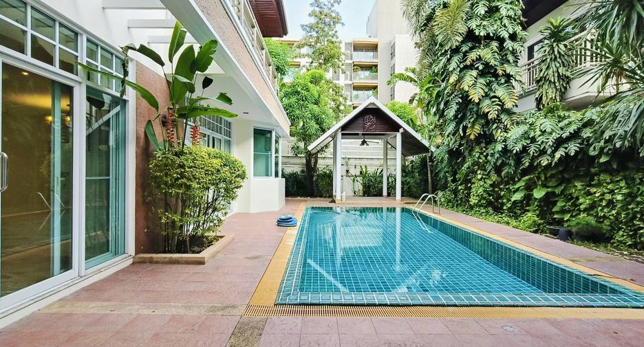 Haus zur Miete mit 4 Zimmer in Yan Nawa, Bangkok