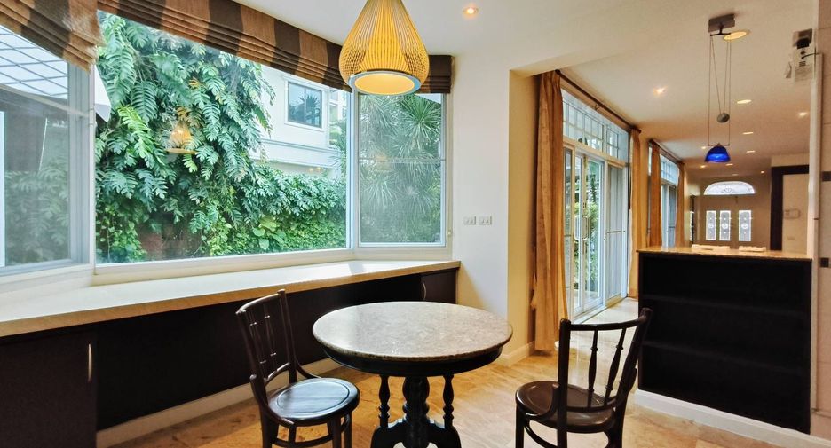 Haus zur Miete mit 4 Zimmer in Yan Nawa, Bangkok