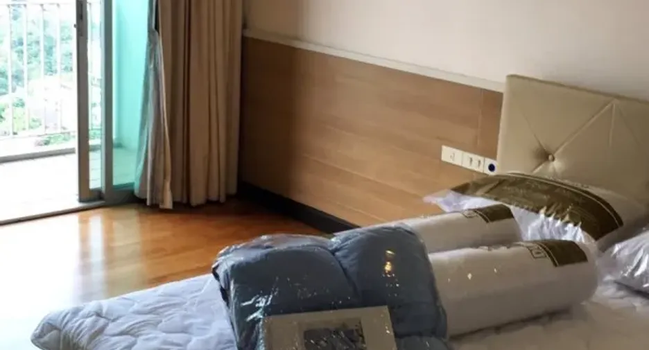 For rent 2 bedrooms condo in Sathon, Bangkok