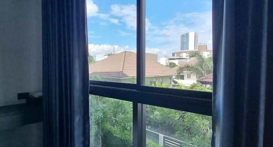 For sale 1 bed condo in Wang Thonglang, Bangkok