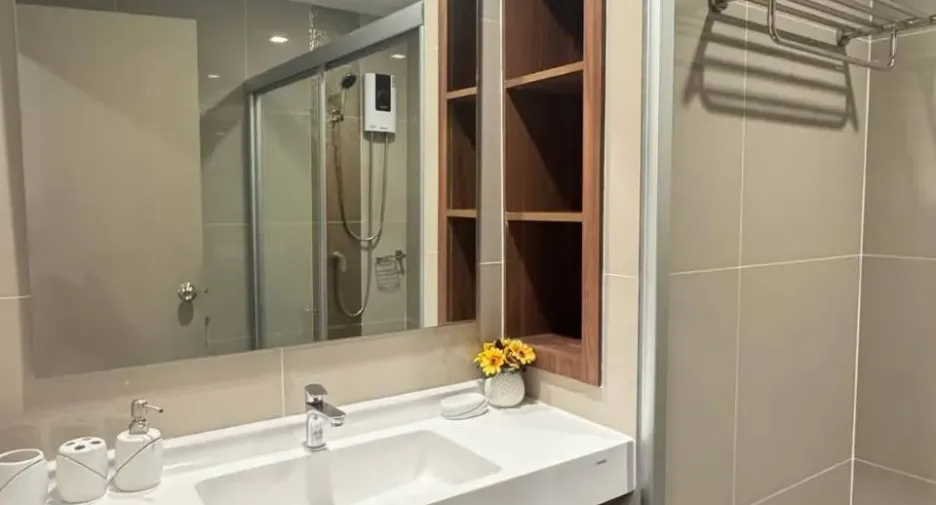 For rent 1 bed condo in Huai Khwang, Bangkok