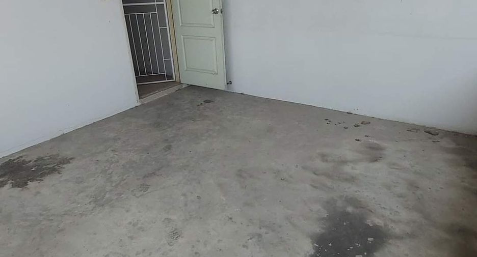 For sale 4 bedrooms retail Space in Bang Lamung, Chonburi