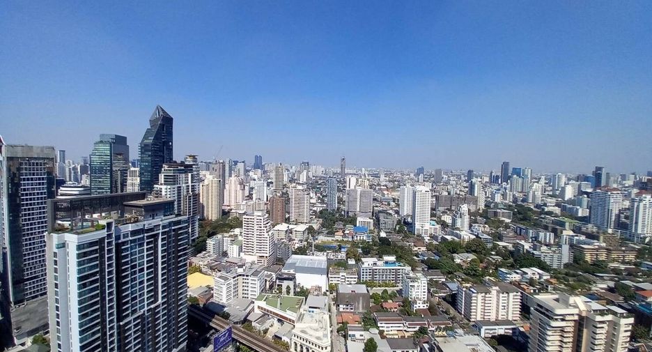 For rent 2 bedrooms condo in Khlong Toei, Bangkok