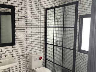 For sale 4 bedrooms townhouse in Huai Khwang, Bangkok