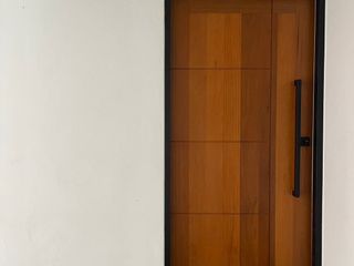 For sale 4 bedrooms townhouse in Huai Khwang, Bangkok