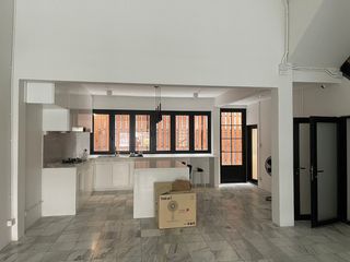 For sale 4 bedrooms townhouse in Huai Khwang, Bangkok