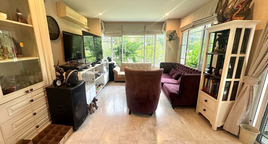 For sale 4 bedrooms house in Mueang Samut Prakan, Samut Prakan