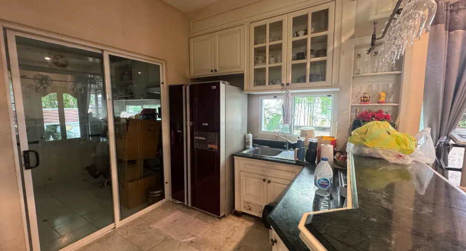 For sale 4 bedrooms house in Mueang Samut Prakan, Samut Prakan