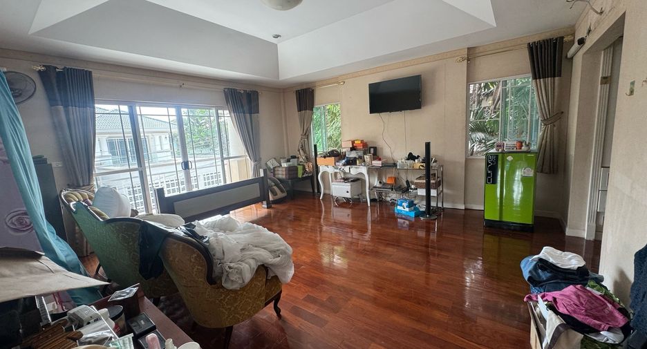 For sale 4 bedrooms house in Mueang Samut Prakan, Samut Prakan