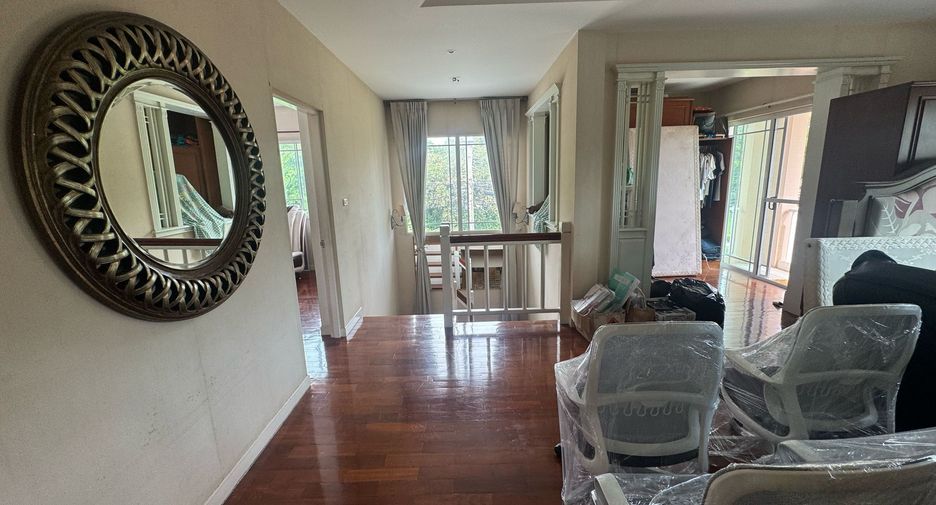 For sale 4 bedrooms house in Mueang Samut Prakan, Samut Prakan