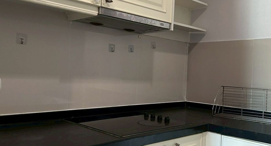 For rent 2 bedrooms condo in Sathon, Bangkok