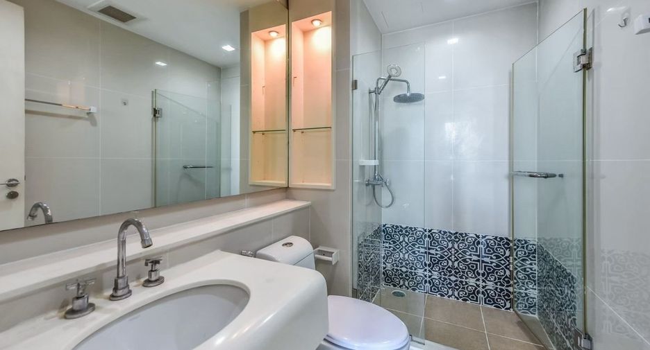 Condo en alquiler de 2 habitaciones en Sathon, Bangkok