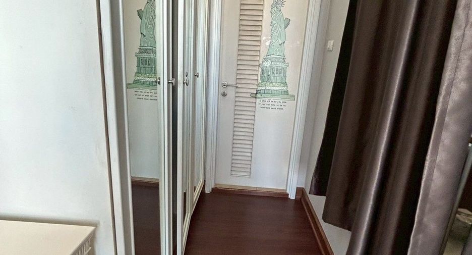 For rent 2 bedrooms condo in Sathon, Bangkok