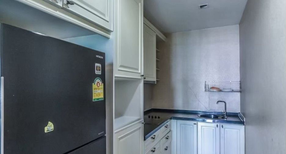 For rent 2 bedrooms condo in Sathon, Bangkok