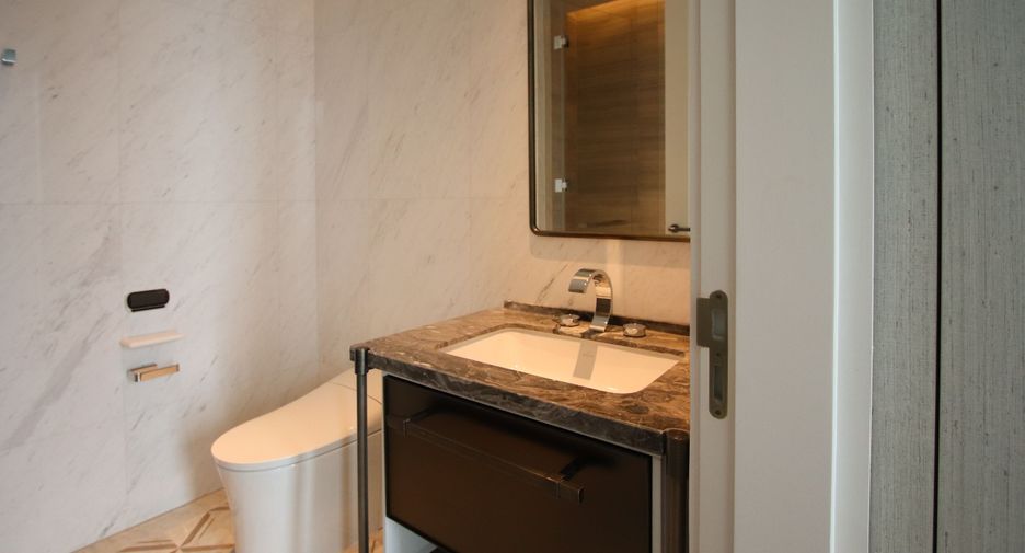 For sale 2 bedrooms condo in Sathon, Bangkok