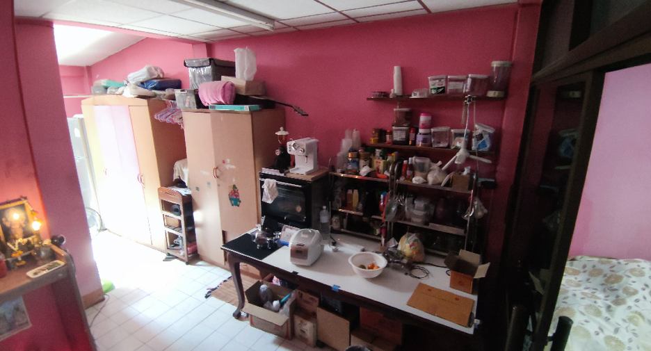 For sale 2 ベッドルーム townhouse in Mueang Samut Prakan, Samut Prakan