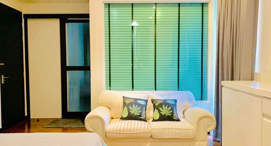 For rent 2 bedrooms condo in Pathum Wan, Bangkok