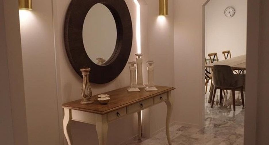 For rent 4 bedrooms condo in Watthana, Bangkok