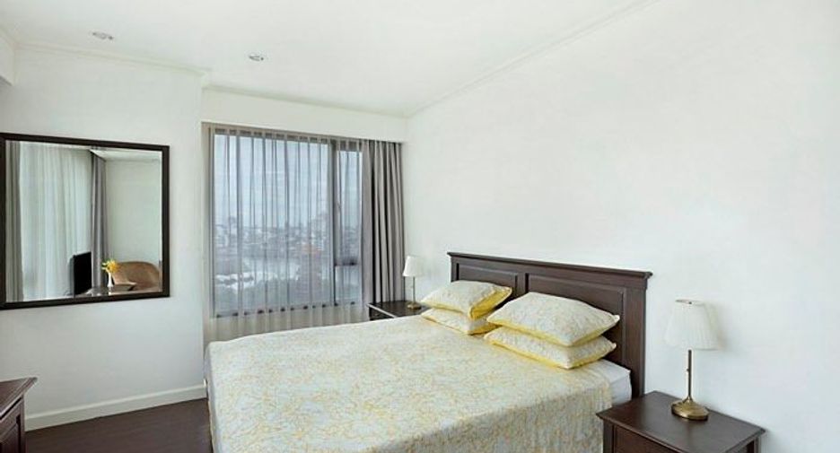 Wohnung zur Miete mit 3 Zimmer in Khlong San, Bangkok
