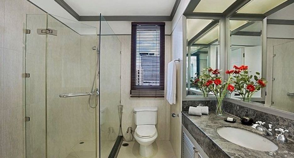 Wohnung zur Miete mit 3 Zimmer in Khlong San, Bangkok