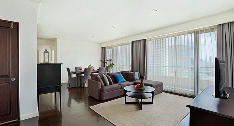 For rent 3 bedrooms condo in Khlong San, Bangkok