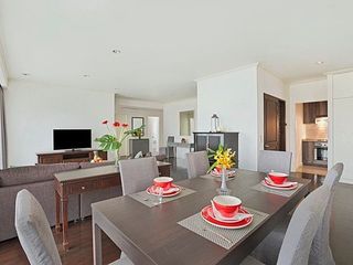 Condo en alquiler de 3 habitaciones en Khlong San, Bangkok