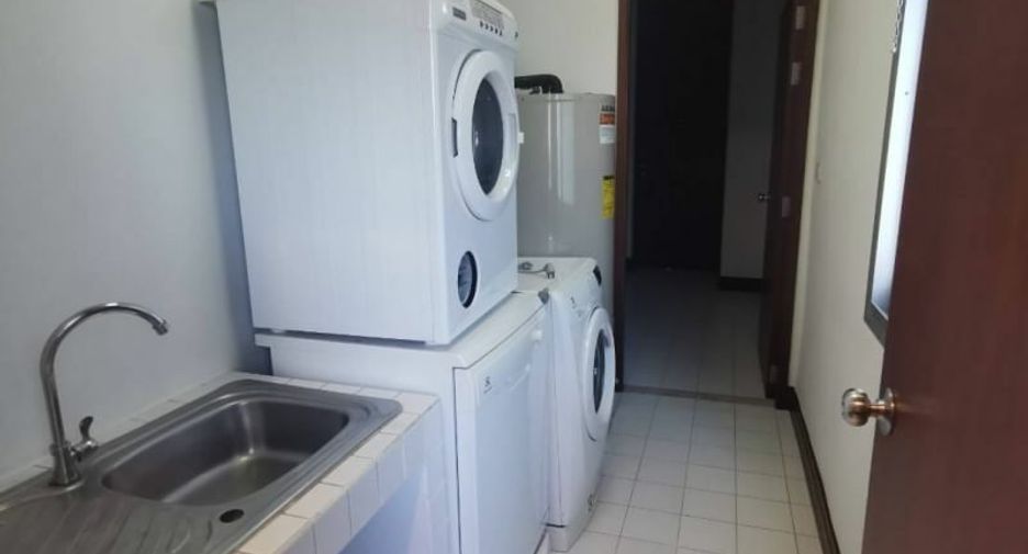 Wohnung zur Miete mit 3 Zimmer in Pathum Wan, Bangkok