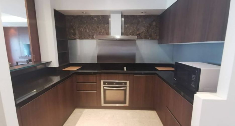 Wohnung zur Miete mit 3 Zimmer in Pathum Wan, Bangkok
