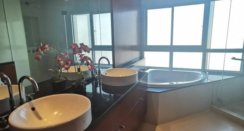 Wohnung zur Miete mit 3 Zimmer in Pathum Wan, Bangkok