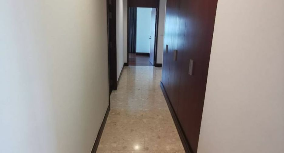 Wohnung zur Miete mit 3 Zimmer in Pathum Wan, Bangkok