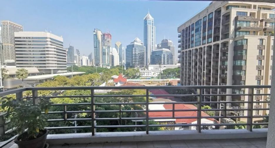 Wohnung zur Miete mit 3 Zimmer in Pathum Wan, Bangkok