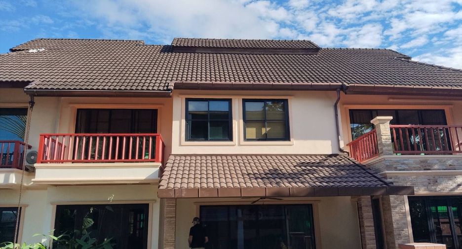 For sale 3 bedrooms villa in Thalang, Phuket