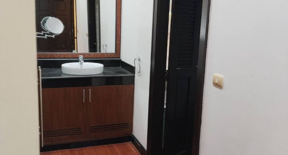 For sale 3 bedrooms villa in Thalang, Phuket