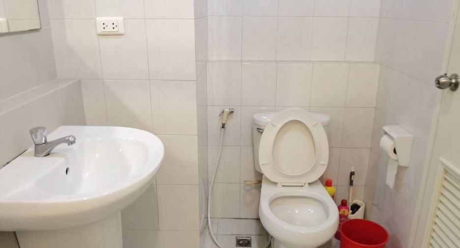 For rent 1 bed condo in Pathum Wan, Bangkok