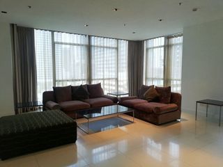 For rent 3 bedrooms condo in Pathum Wan, Bangkok