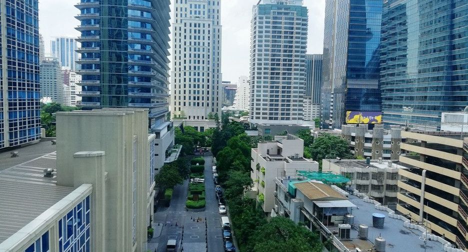 For rent 3 bedrooms condo in Pathum Wan, Bangkok