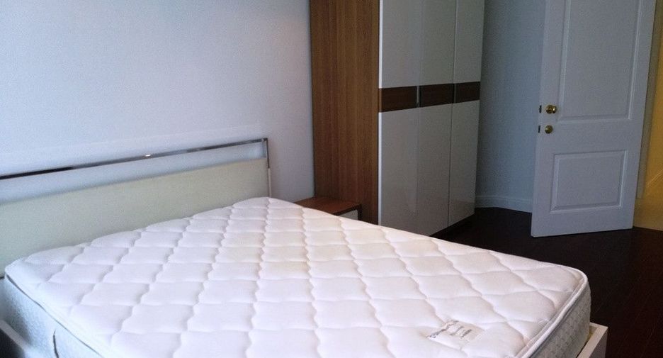 For rent 3 bedrooms condo in Pathum Wan, Bangkok