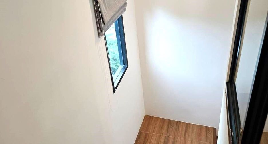 For rent 4 bedrooms villa in Mueang Phuket, Phuket